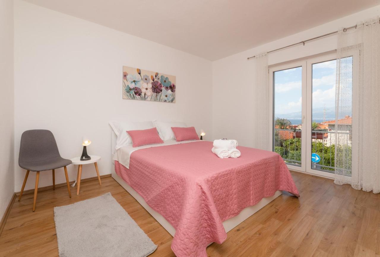 Apartment Nona - Center, 150 Meters From The Beach Supetar Eksteriør bilde